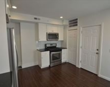 15 Bayside St Apt 1 - Photo Thumbnail 1