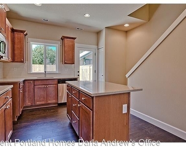 5225 Se 80th Avenue - Photo Thumbnail 2