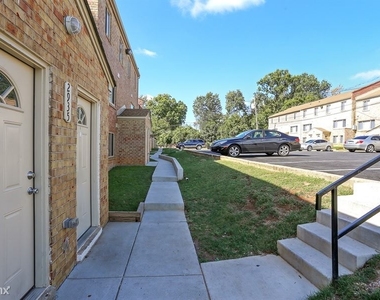 2908 Garrison Blvd - Photo Thumbnail 2