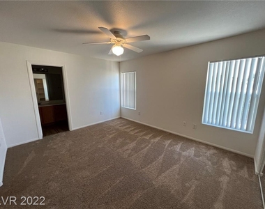 4721 Guma Way - Photo Thumbnail 14