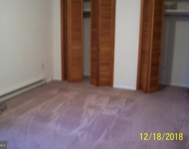 7422 Hawkins Dr #7422 B - Photo Thumbnail 5