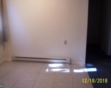 7422 Hawkins Dr #7422 B - Photo Thumbnail 2