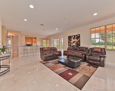 665 Nandina Dr - Photo Thumbnail 4