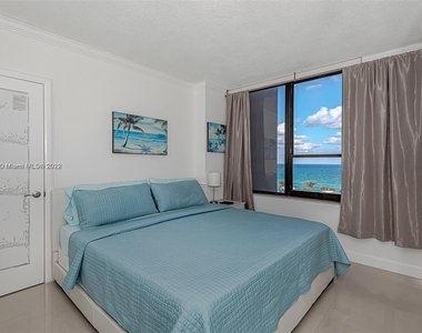 3505 S Ocean Dr (av 10/02) - Photo Thumbnail 13