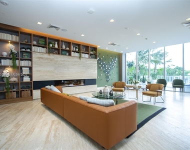 16385 Biscayne Blvd - Photo Thumbnail 40