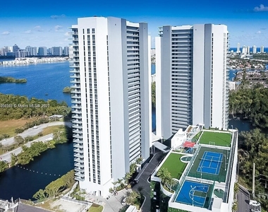 16385 Biscayne Blvd - Photo Thumbnail 25