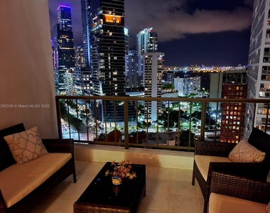 1581 Brickell Ave - Photo Thumbnail 8