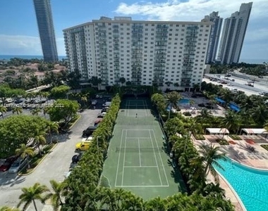 19380 E Collins Ave - Photo Thumbnail 4