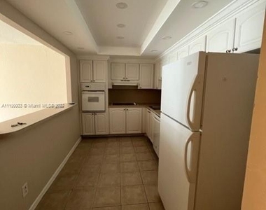 19380 E Collins Ave - Photo Thumbnail 7