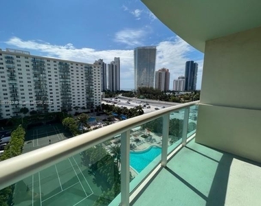 19380 E Collins Ave - Photo Thumbnail 2