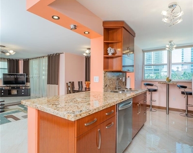 1833 S Ocean Dr - Photo Thumbnail 2