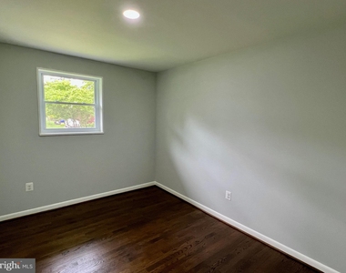 11127 Schuylkill Road - Photo Thumbnail 14