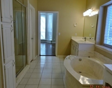 4505 Waterford Drive - Photo Thumbnail 13