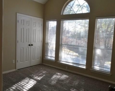 4505 Waterford Drive - Photo Thumbnail 19