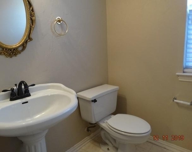 4505 Waterford Drive - Photo Thumbnail 5