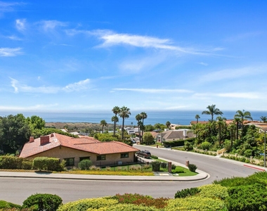 3636 Malibu Country Dr - Photo Thumbnail 11