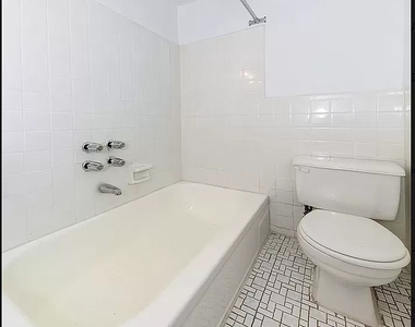 21 West 87th Street - Photo Thumbnail 3