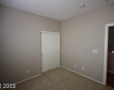 725 Old Moccasin Avenue - Photo Thumbnail 7