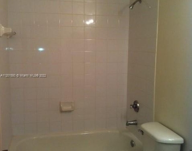 4752 Nw 114th Ave - Photo Thumbnail 5