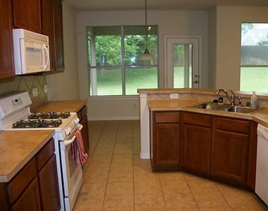 8312 Shasta Drive - Photo Thumbnail 4