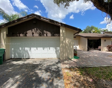 10908 Sw 134th Pl - Photo Thumbnail 31