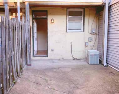 1544 Boyle Street - Photo Thumbnail 8