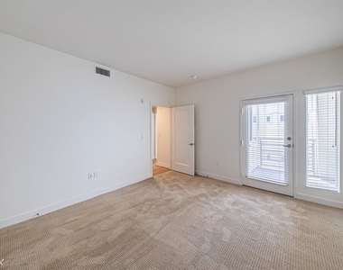 436 S Virgil Ave Apt 515 - Photo Thumbnail 7