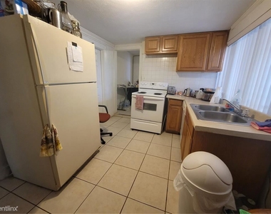 8414 N Tampa St - Photo Thumbnail 20