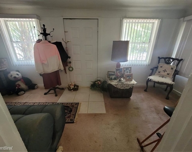 8414 N Tampa St - Photo Thumbnail 1