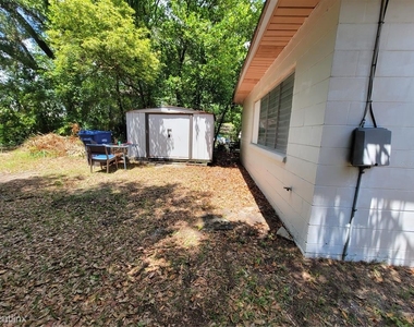 8414 N Tampa St - Photo Thumbnail 24