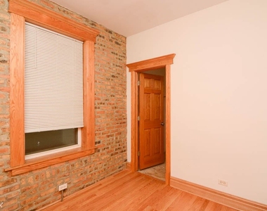 2053 W. Fullerton, Unit 1 - Photo Thumbnail 9