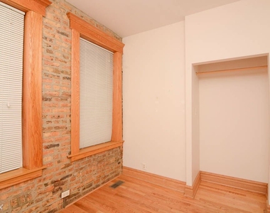 2053 W. Fullerton, Unit 1 - Photo Thumbnail 13