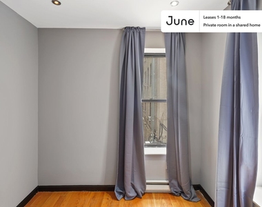 15 West 107th Street - Photo Thumbnail 2