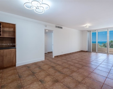 3180 S Ocean Dr Apt 310 - Photo Thumbnail 9