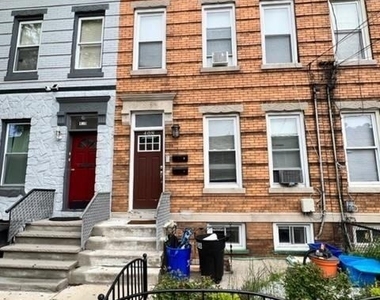 408 Woodlawn Ave - Photo Thumbnail 0