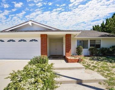 11626 Amigo Avenue - Photo Thumbnail 15