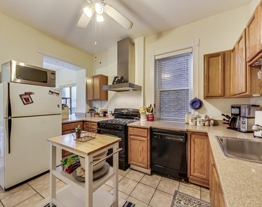 822 W Newport Avenue - Photo Thumbnail 8