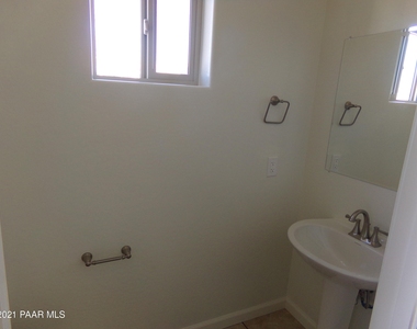 3165 N Greg Drive - Photo Thumbnail 4