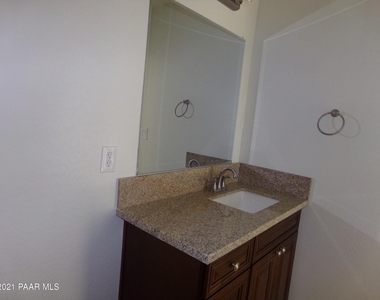 3165 N Greg Drive - Photo Thumbnail 10