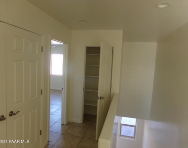 3165 N Greg Drive - Photo Thumbnail 8