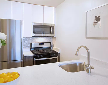  150 East 34th Street, Unit 2506 - Photo Thumbnail 1