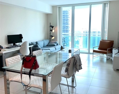 951 Brickell Ave - Photo Thumbnail 4