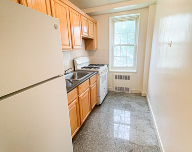 140-18 Burden Crescent - Photo Thumbnail 1