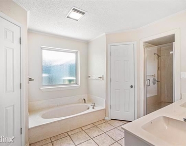 3303 Iris Court - Photo Thumbnail 20