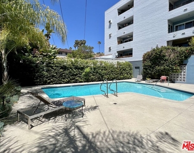 7560 Hollywood Blvd - Photo Thumbnail 24