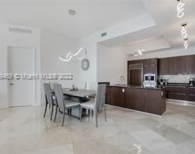 16001 Collins Ave - Photo Thumbnail 3