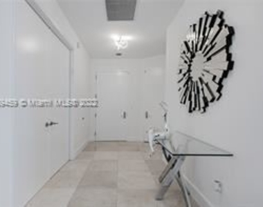 16001 Collins Ave - Photo Thumbnail 7