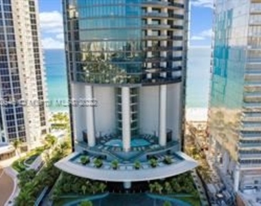 18555 Collins Ave - Photo Thumbnail 0