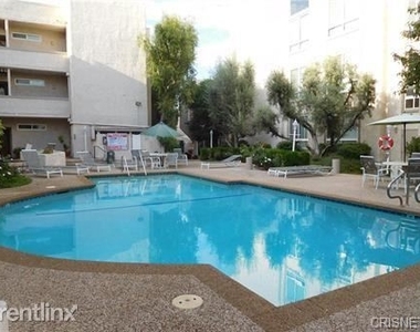 5333 Zelzah Ave Apt 239 - Photo Thumbnail 7