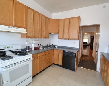 2661 N. Burling, Unit 3 - Photo Thumbnail 1